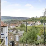 3 Bed In Robin Hoods Bay Oc-s33129