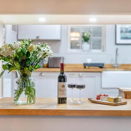 3 Bed In Robin Hoods Bay Oc-s33129 * מפרץ רובין הוד