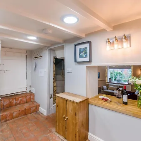 3 Bed In Robin Hoods Bay Oc-s33129