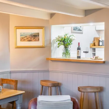 Дом отдыха 3 Bed In Robin Hoods Bay Oc-s33129 *